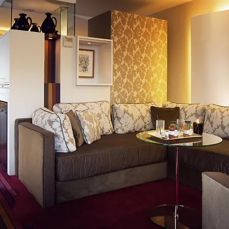 Cambon Hotel