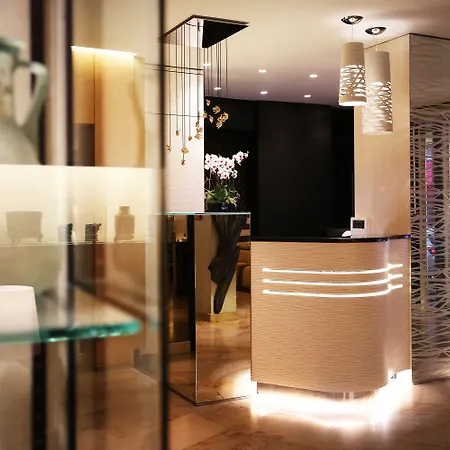 Cambon Hotel